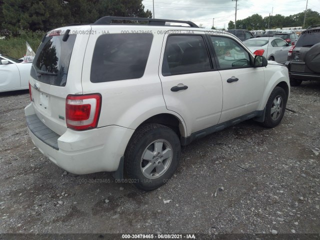 Photo 3 VIN: 1FMCU9DG4BKA86526 - FORD ESCAPE 