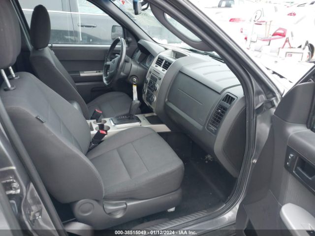 Photo 4 VIN: 1FMCU9DG4BKB17161 - FORD ESCAPE 