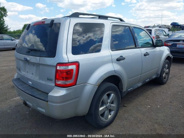 Photo 3 VIN: 1FMCU9DG4CKB84103 - FORD ESCAPE 