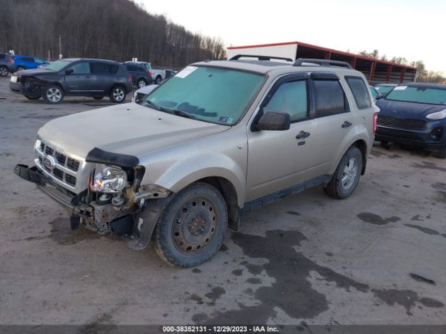 Photo 1 VIN: 1FMCU9DG5AKC29305 - FORD ESCAPE 