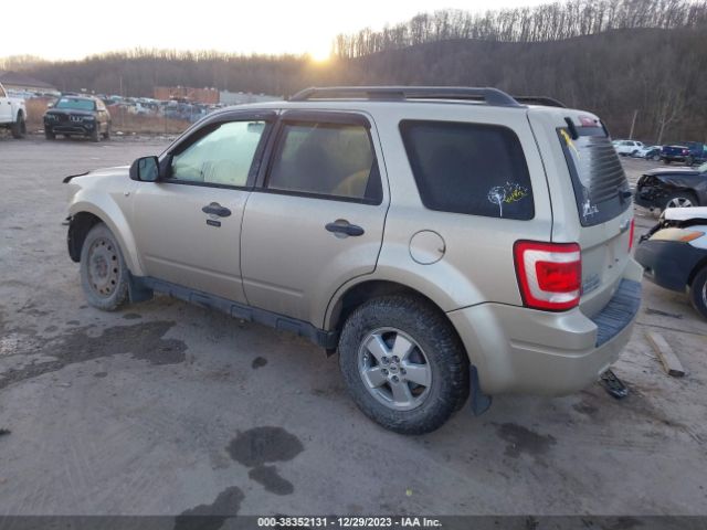 Photo 2 VIN: 1FMCU9DG5AKC29305 - FORD ESCAPE 