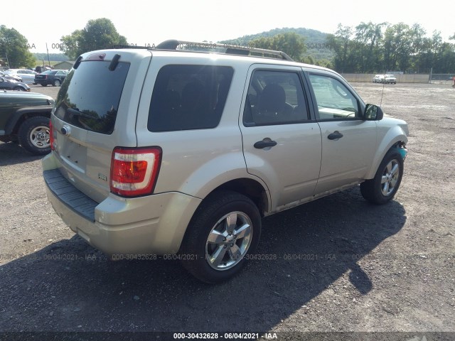 Photo 3 VIN: 1FMCU9DG5AKD09106 - FORD ESCAPE 