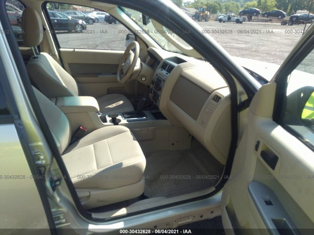 Photo 4 VIN: 1FMCU9DG5AKD09106 - FORD ESCAPE 