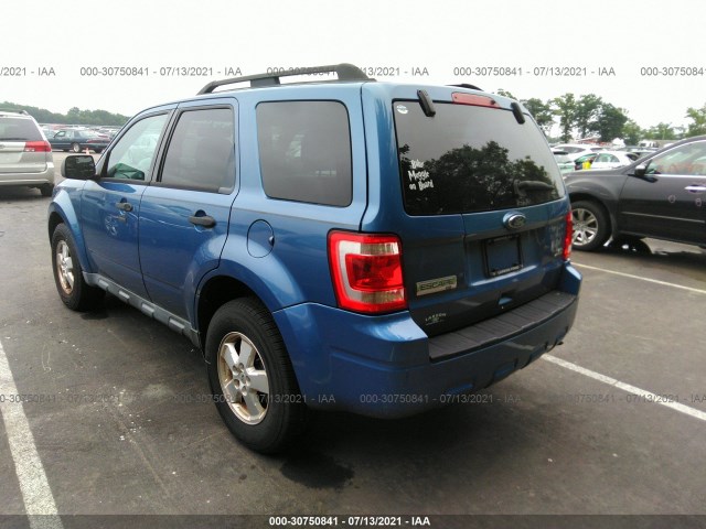 Photo 2 VIN: 1FMCU9DG5AKD30201 - FORD ESCAPE 