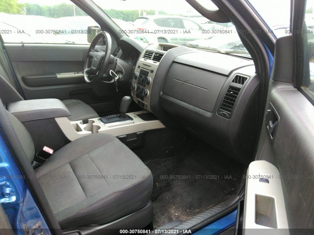 Photo 4 VIN: 1FMCU9DG5AKD30201 - FORD ESCAPE 