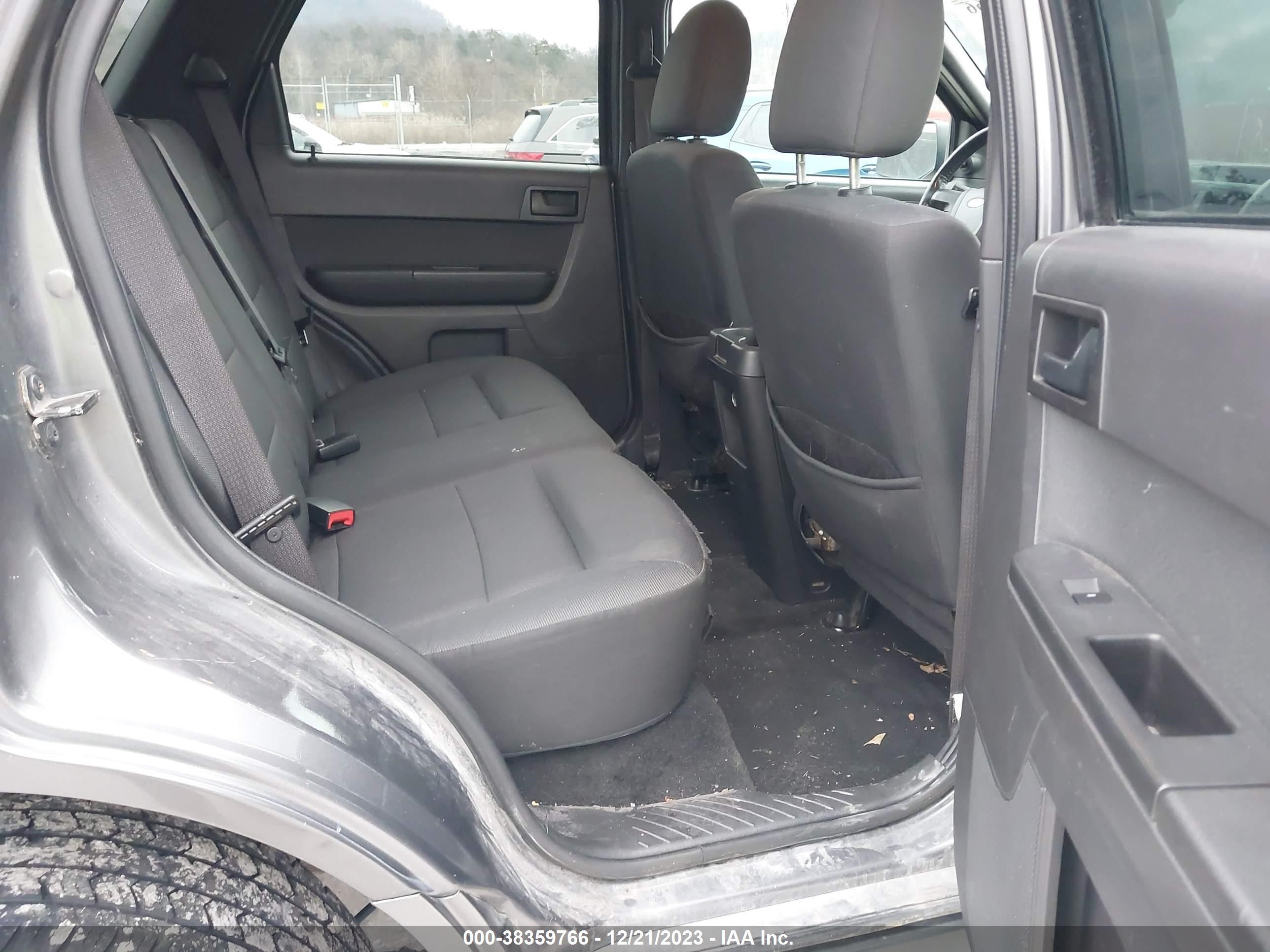 Photo 7 VIN: 1FMCU9DG5BKA99009 - FORD ESCAPE 