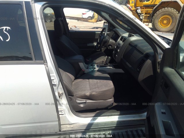 Photo 4 VIN: 1FMCU9DG5BKC03918 - FORD ESCAPE 