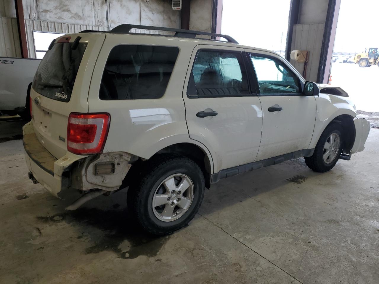 Photo 2 VIN: 1FMCU9DG5BKC64217 - FORD ESCAPE 