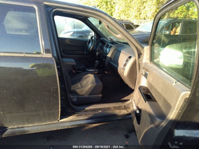 Photo 4 VIN: 1FMCU9DG6BKA18776 - FORD ESCAPE 