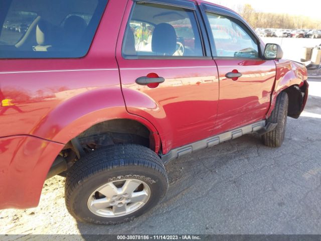 Photo 5 VIN: 1FMCU9DG6BKB55782 - FORD ESCAPE 