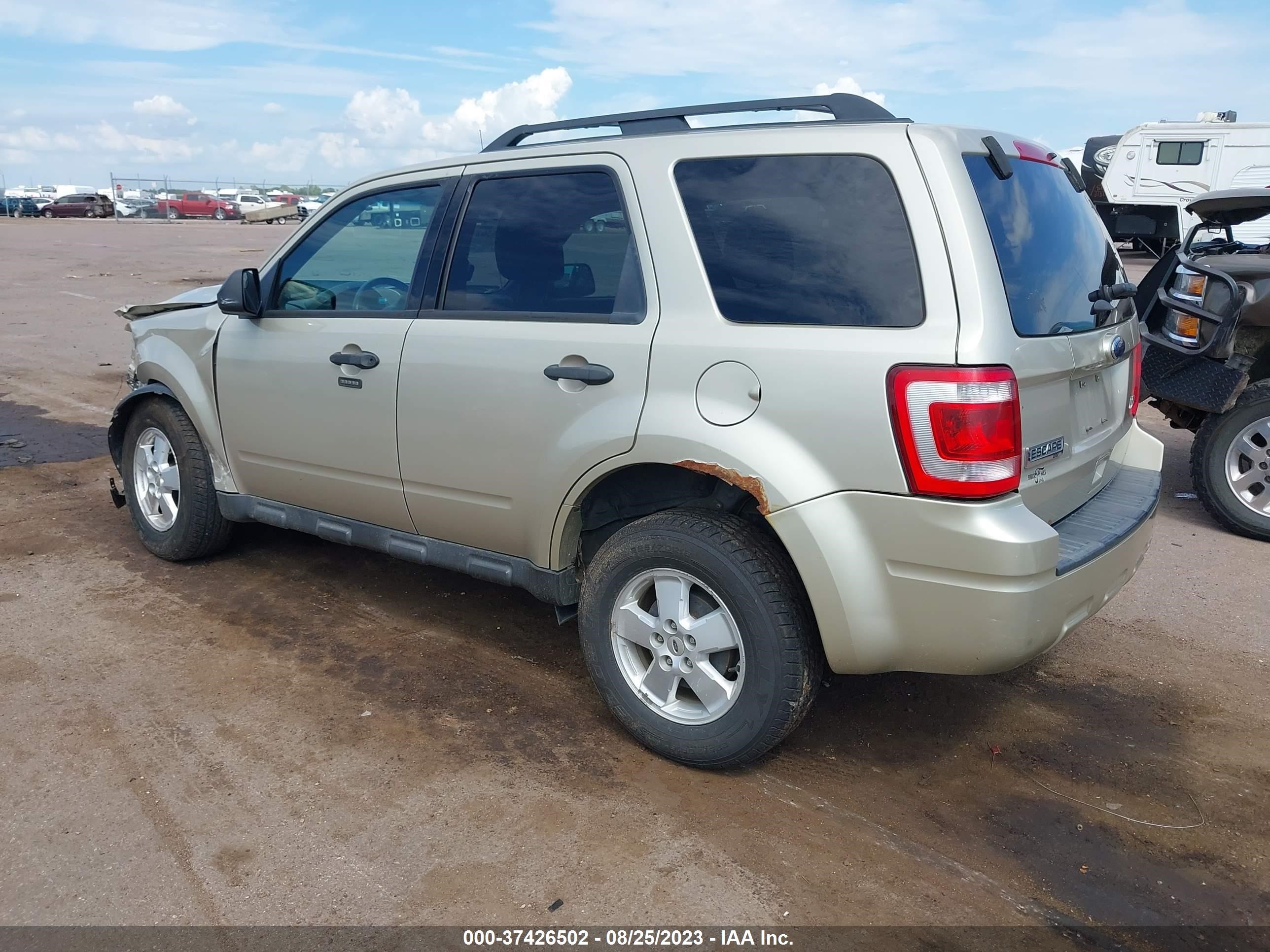 Photo 2 VIN: 1FMCU9DG6CKB42922 - FORD ESCAPE 