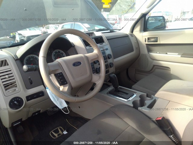 Photo 4 VIN: 1FMCU9DG7AKA41739 - FORD ESCAPE 