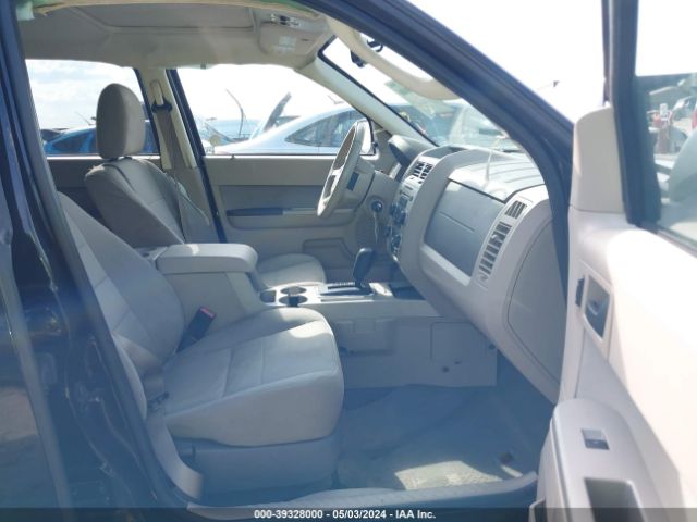 Photo 4 VIN: 1FMCU9DG7AKB63856 - FORD ESCAPE 