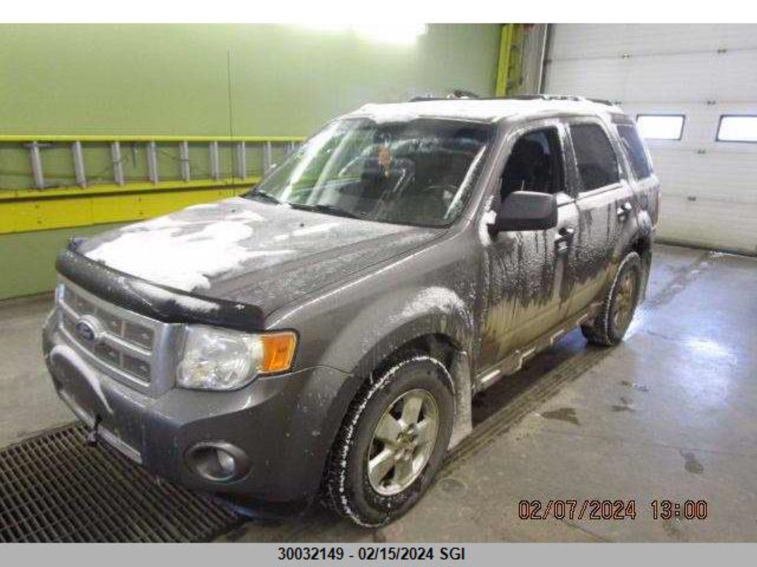 Photo 1 VIN: 1FMCU9DG7AKC39673 - FORD ESCAPE 