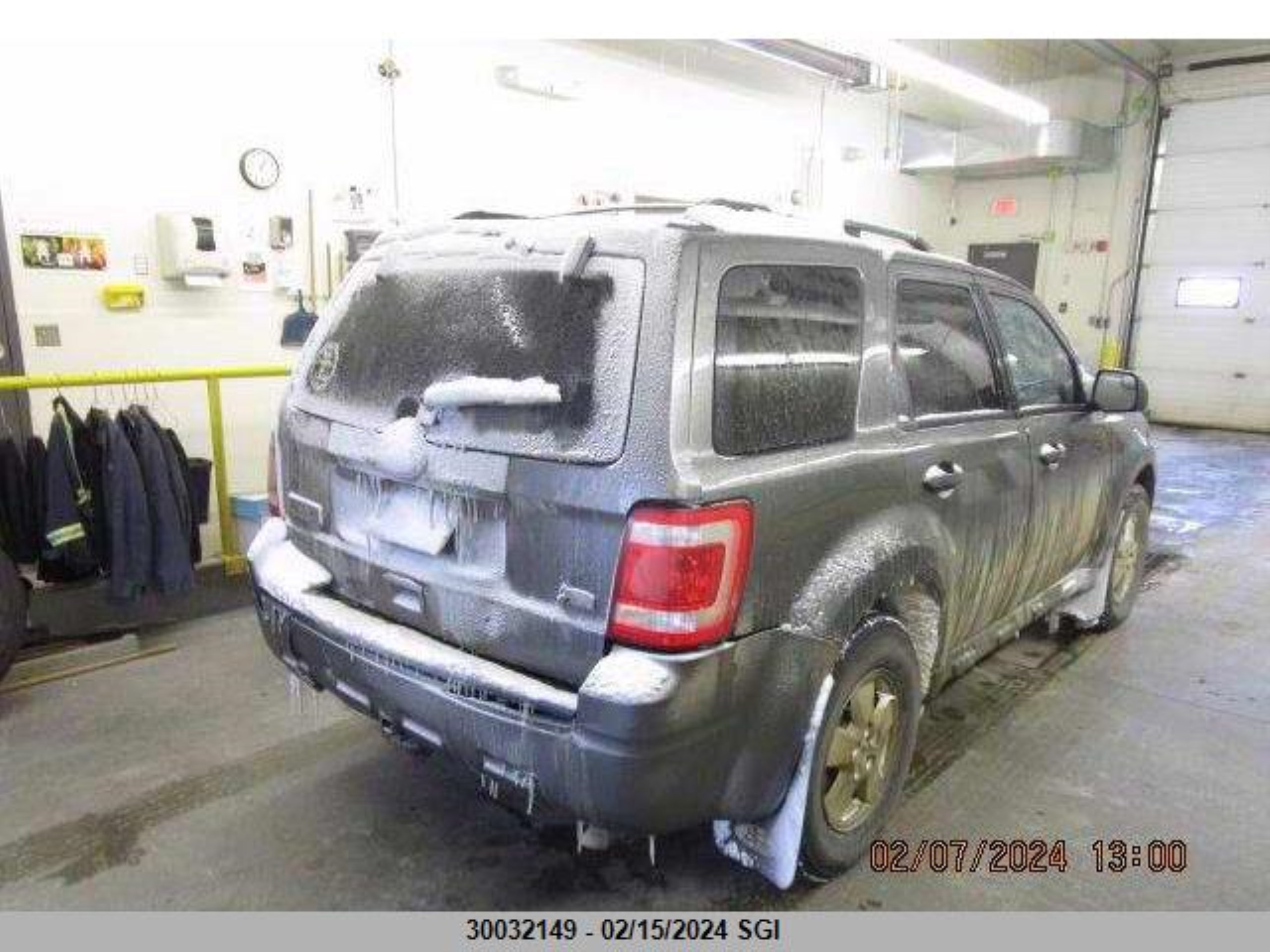 Photo 3 VIN: 1FMCU9DG7AKC39673 - FORD ESCAPE 