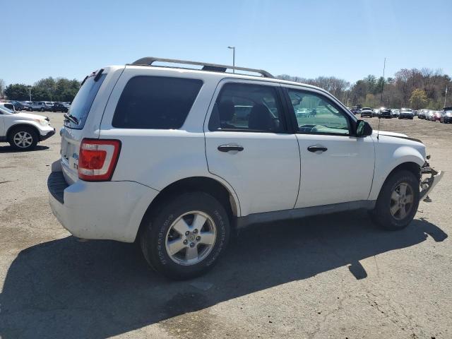 Photo 2 VIN: 1FMCU9DG7BKA82308 - FORD ESCAPE 