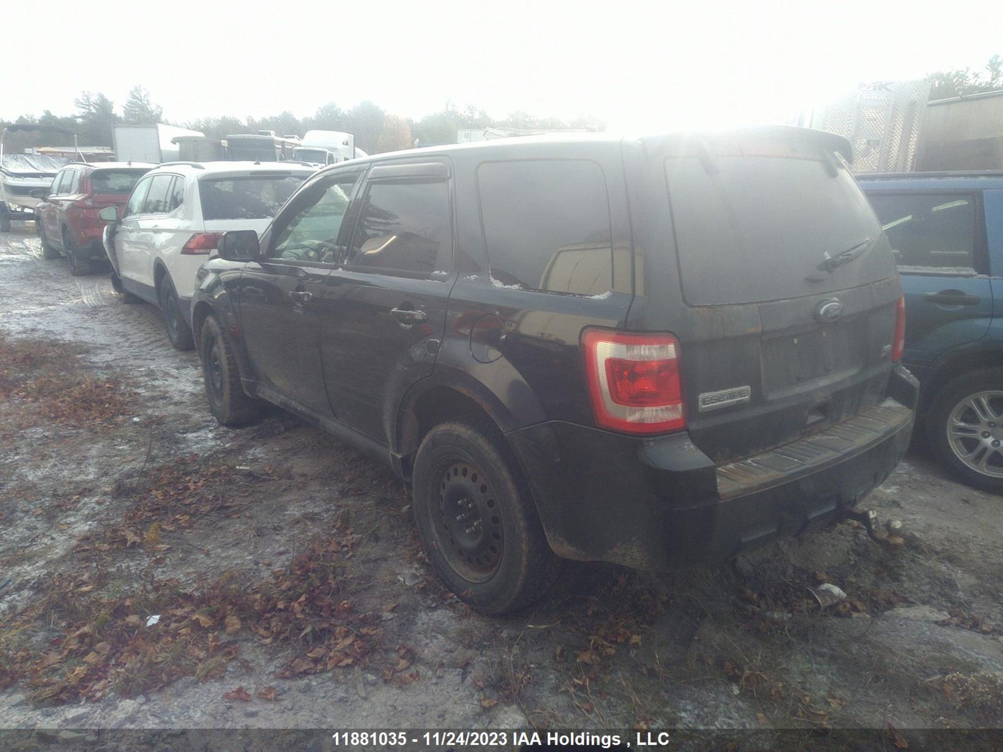 Photo 2 VIN: 1FMCU9DG7BKC20199 - FORD ESCAPE 