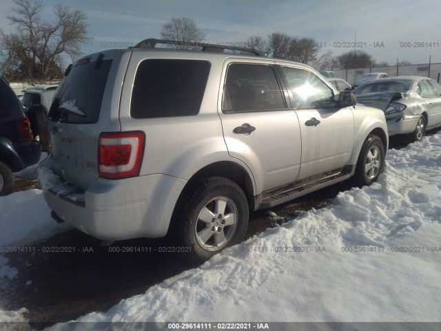 Photo 3 VIN: 1FMCU9DG8AKD27017 - FORD ESCAPE 