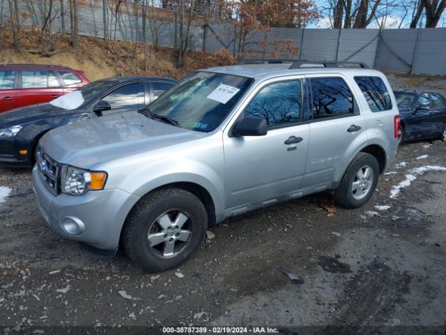 Photo 1 VIN: 1FMCU9DG8AKD44612 - FORD ESCAPE 