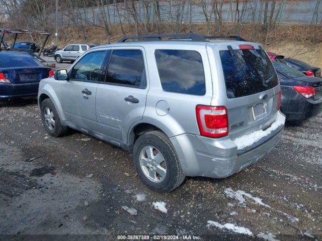 Photo 2 VIN: 1FMCU9DG8AKD44612 - FORD ESCAPE 