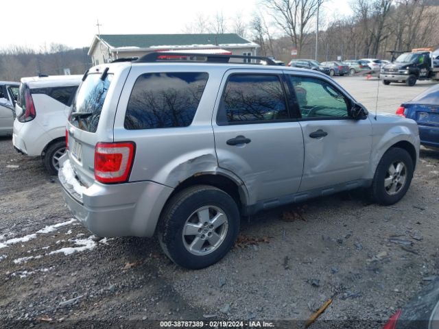 Photo 3 VIN: 1FMCU9DG8AKD44612 - FORD ESCAPE 