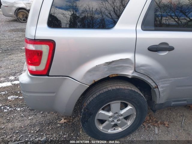 Photo 5 VIN: 1FMCU9DG8AKD44612 - FORD ESCAPE 