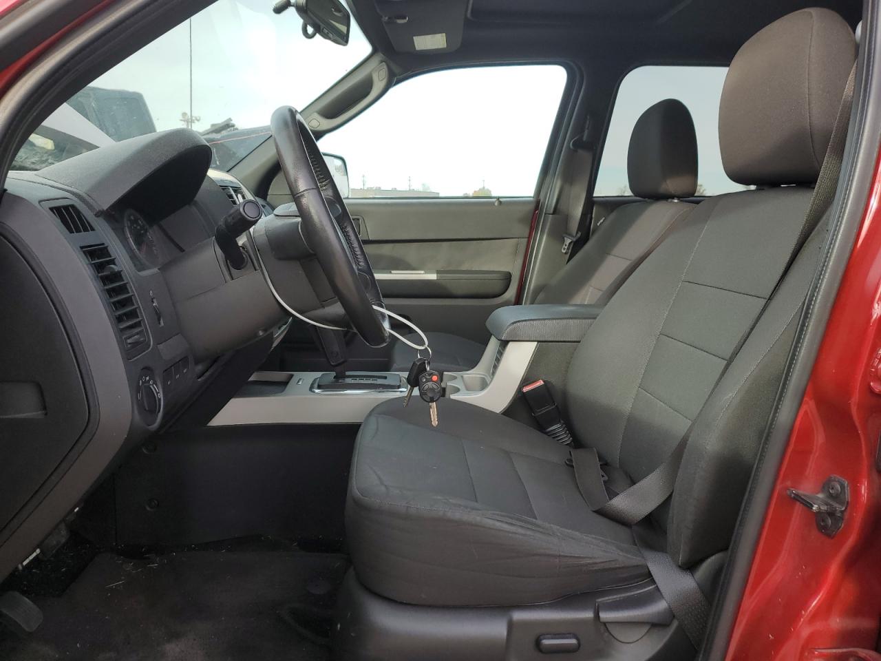 Photo 6 VIN: 1FMCU9DG8BKA13708 - FORD ESCAPE 