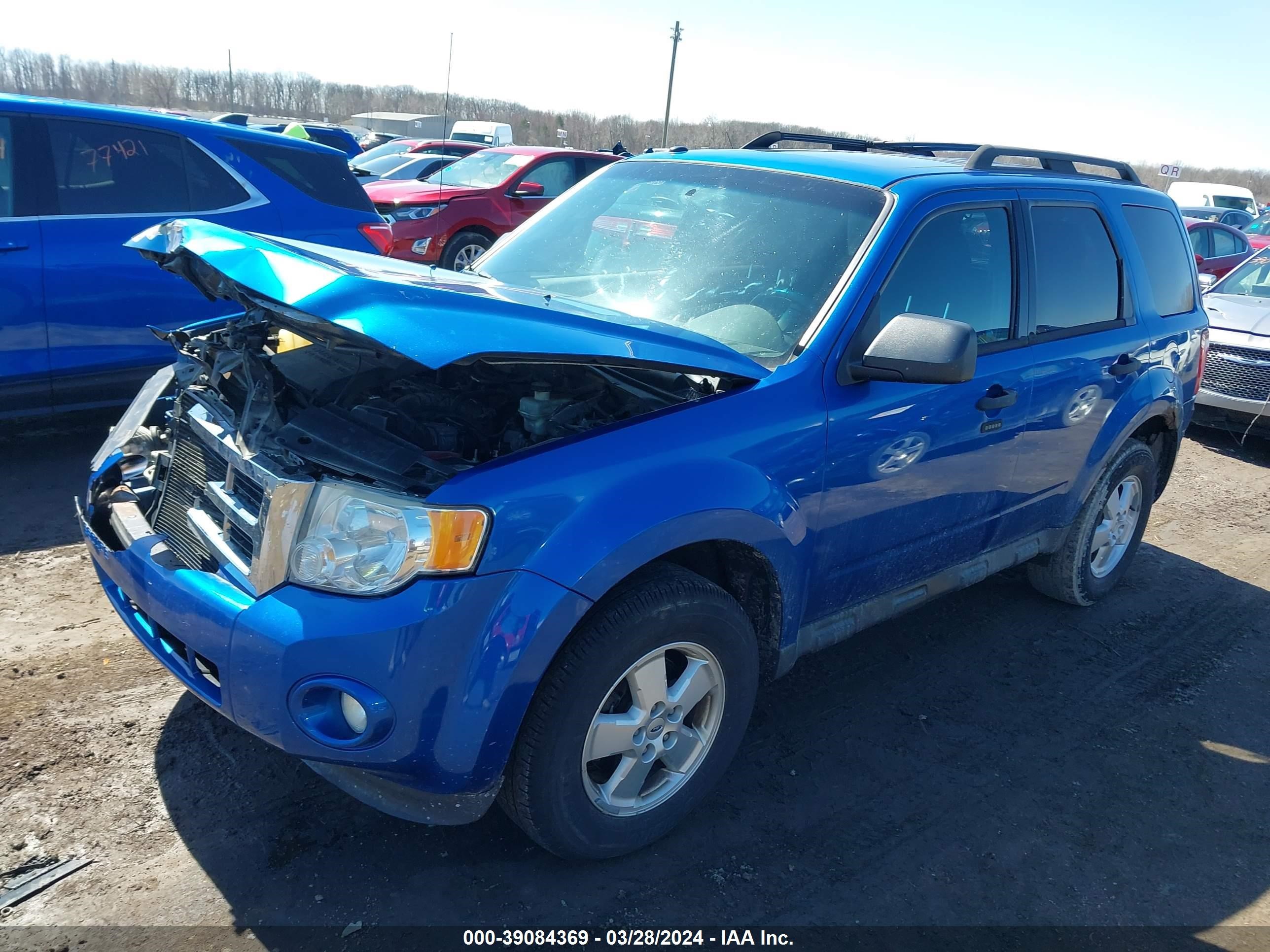 Photo 1 VIN: 1FMCU9DG8BKA13854 - FORD ESCAPE 