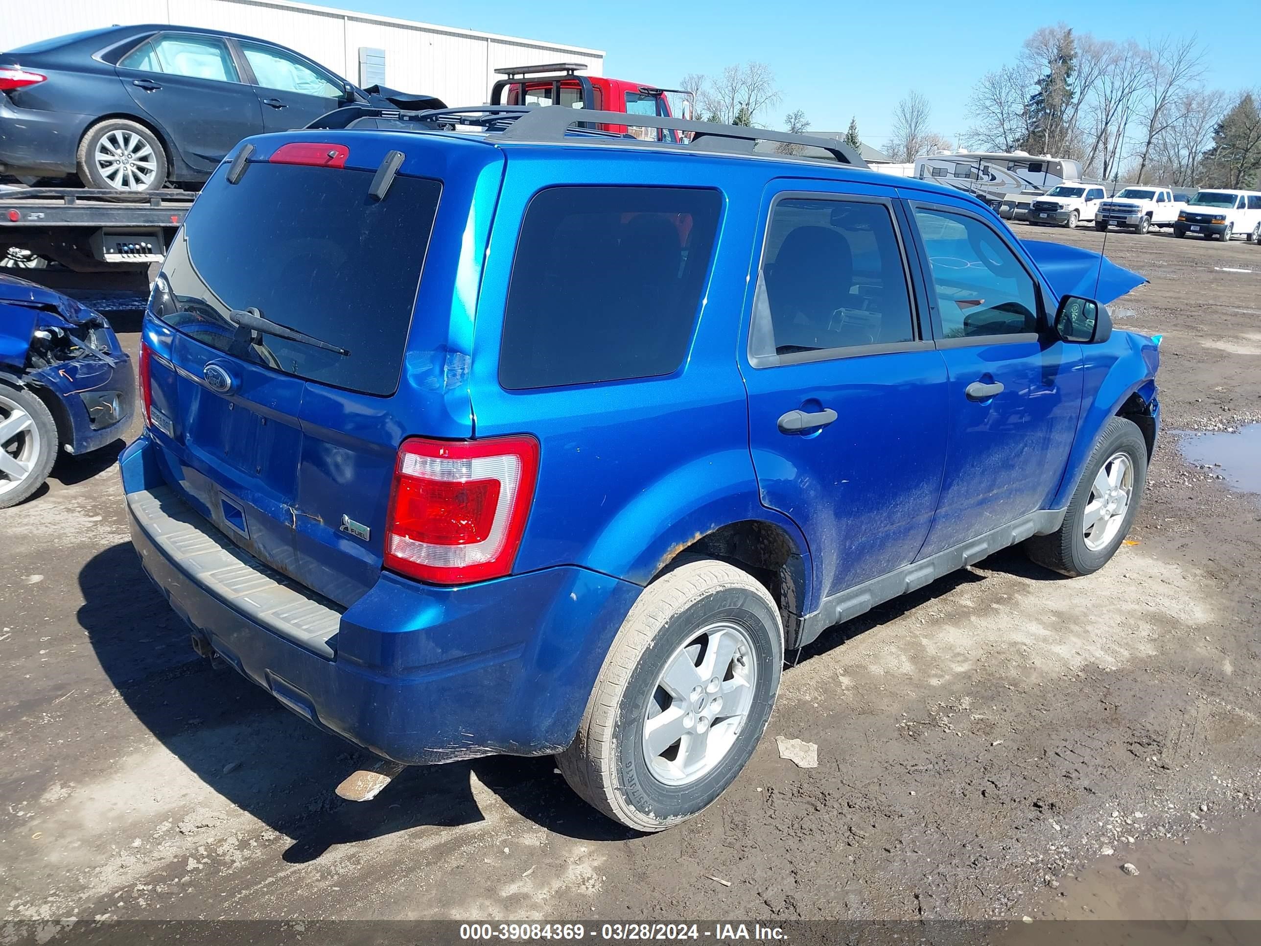 Photo 3 VIN: 1FMCU9DG8BKA13854 - FORD ESCAPE 