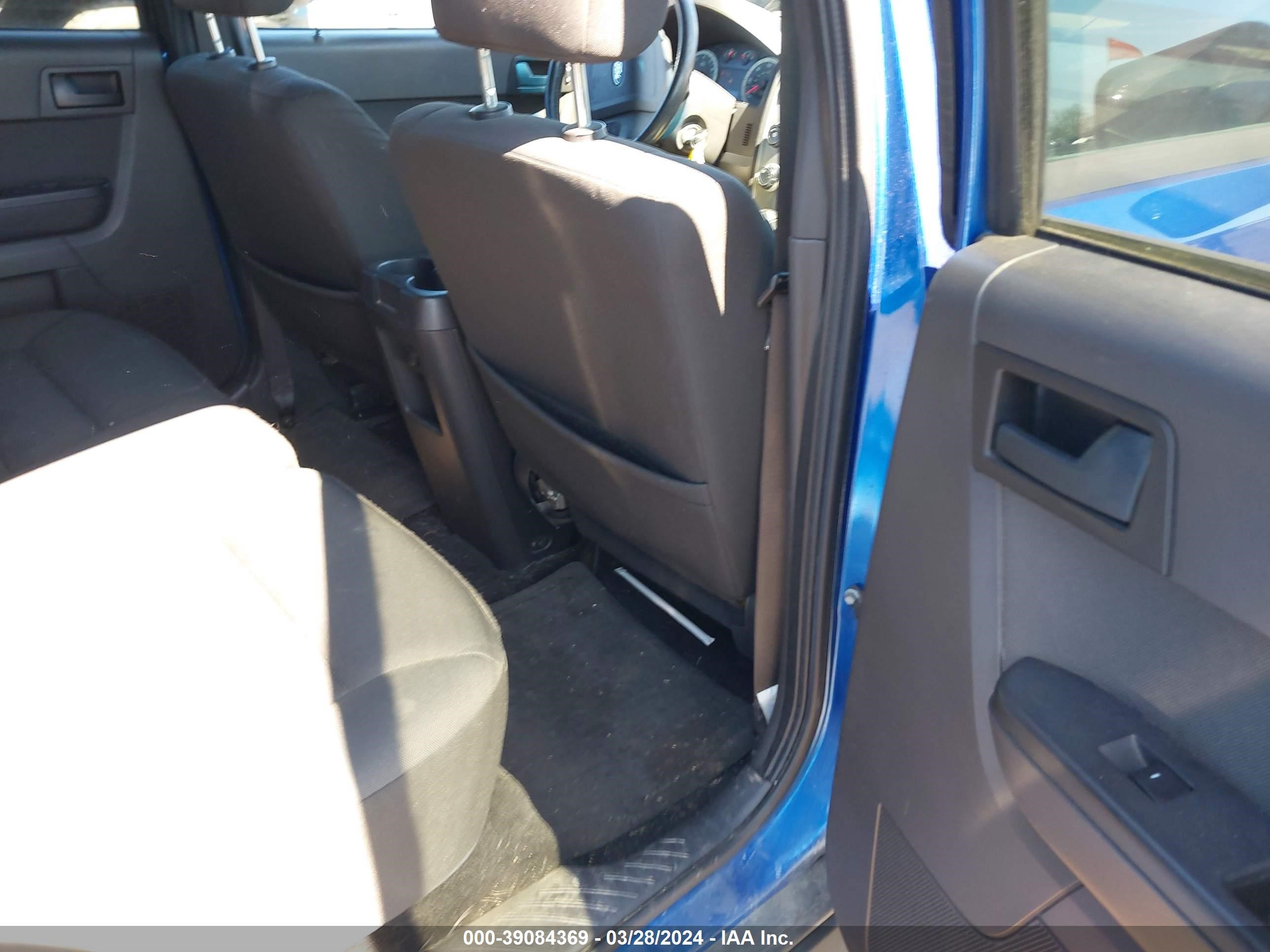 Photo 7 VIN: 1FMCU9DG8BKA13854 - FORD ESCAPE 