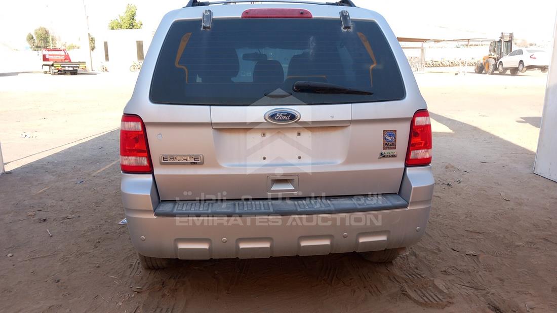 Photo 5 VIN: 1FMCU9DG8BKC35195 - FORD ESCAPE 