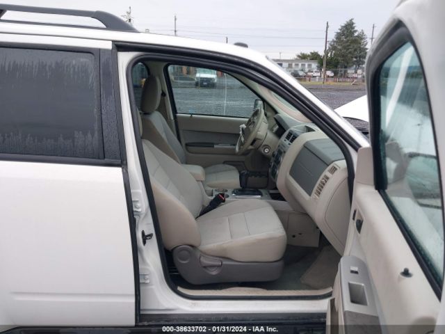 Photo 4 VIN: 1FMCU9DG8CKA58973 - FORD ESCAPE 