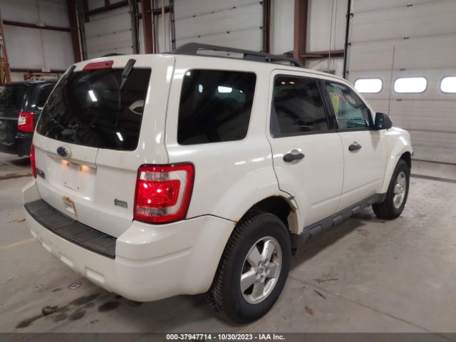 Photo 3 VIN: 1FMCU9DG8CKB08013 - FORD ESCAPE 