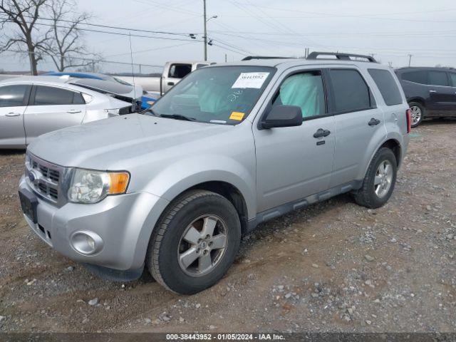 Photo 1 VIN: 1FMCU9DG9CKB12619 - FORD ESCAPE 