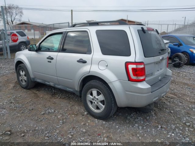 Photo 2 VIN: 1FMCU9DG9CKB12619 - FORD ESCAPE 