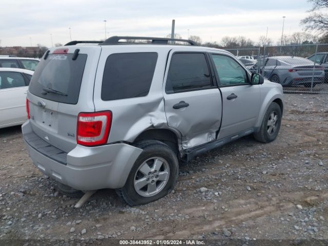 Photo 3 VIN: 1FMCU9DG9CKB12619 - FORD ESCAPE 