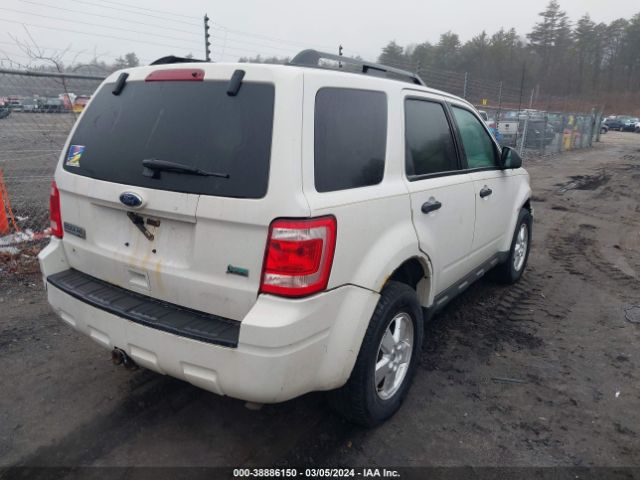 Photo 3 VIN: 1FMCU9DGXAKC75471 - FORD ESCAPE 