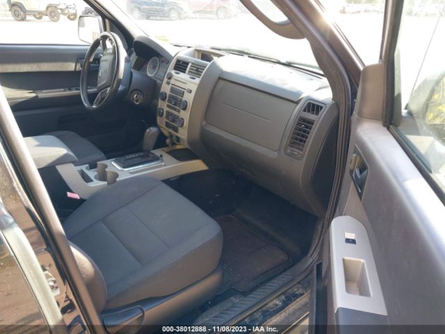 Photo 4 VIN: 1FMCU9DGXBKB03975 - FORD ESCAPE 