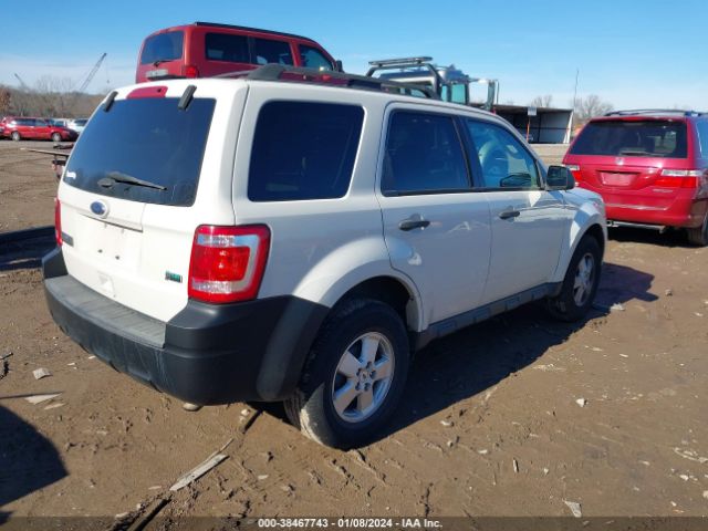 Photo 3 VIN: 1FMCU9DGXBKB22929 - FORD ESCAPE 