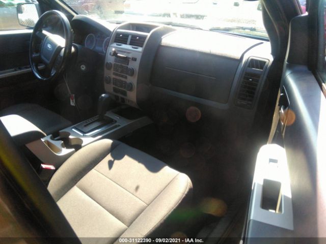 Photo 4 VIN: 1FMCU9DGXBKB25880 - FORD ESCAPE 