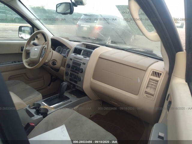 Photo 4 VIN: 1FMCU9DGXBKB95038 - FORD ESCAPE 