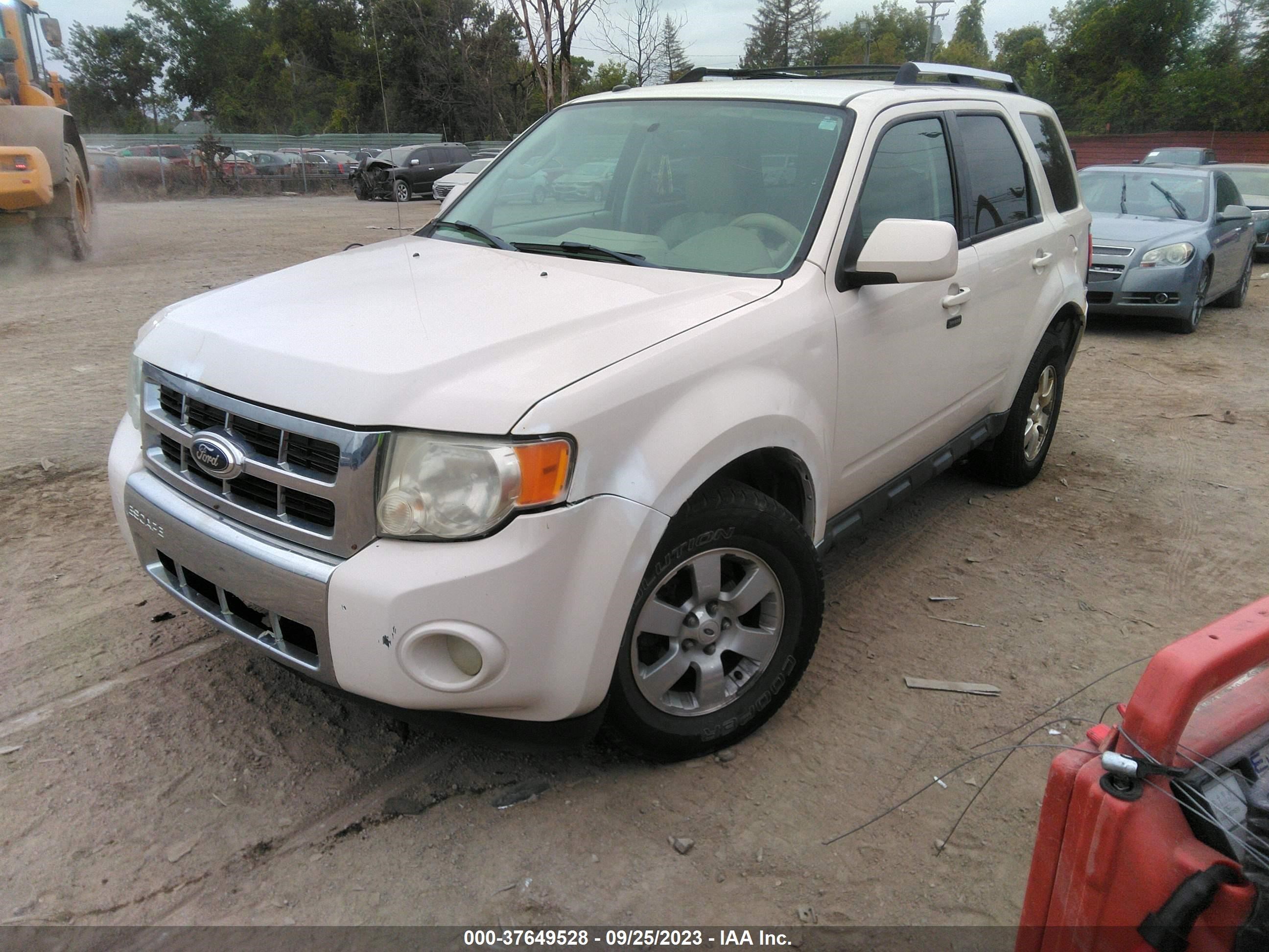 Photo 1 VIN: 1FMCU9E71CKA49112 - FORD ESCAPE 