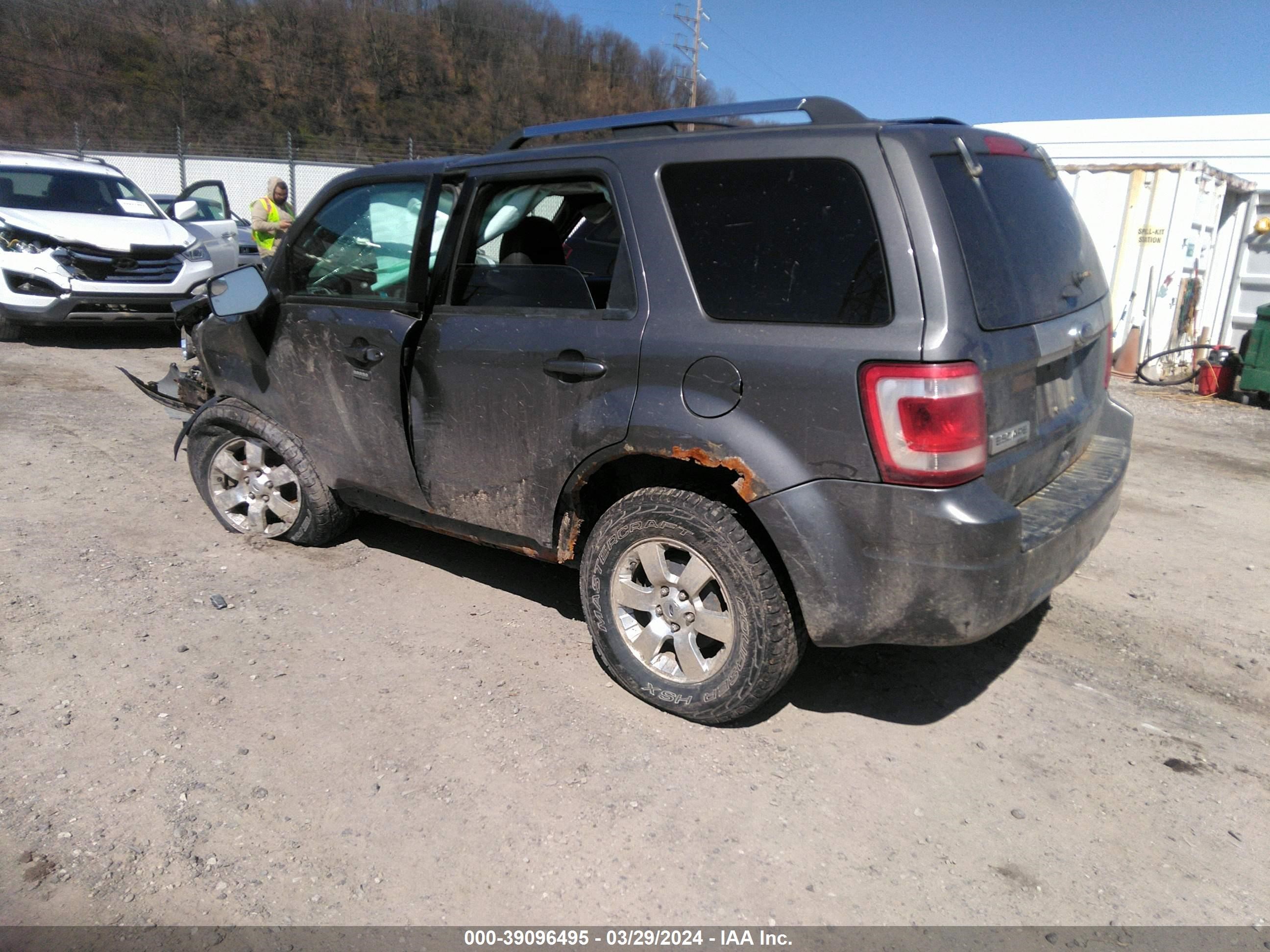 Photo 2 VIN: 1FMCU9E75CKC47479 - FORD ESCAPE 