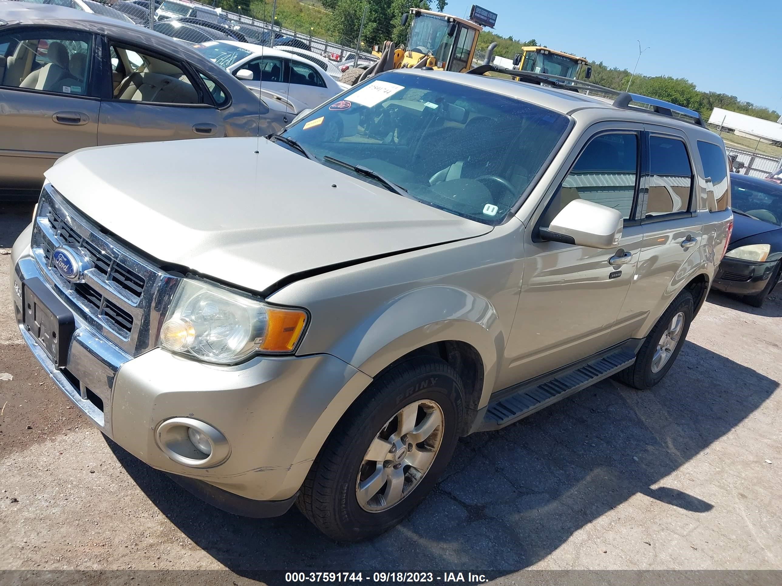 Photo 1 VIN: 1FMCU9E77AKA72097 - FORD ESCAPE 