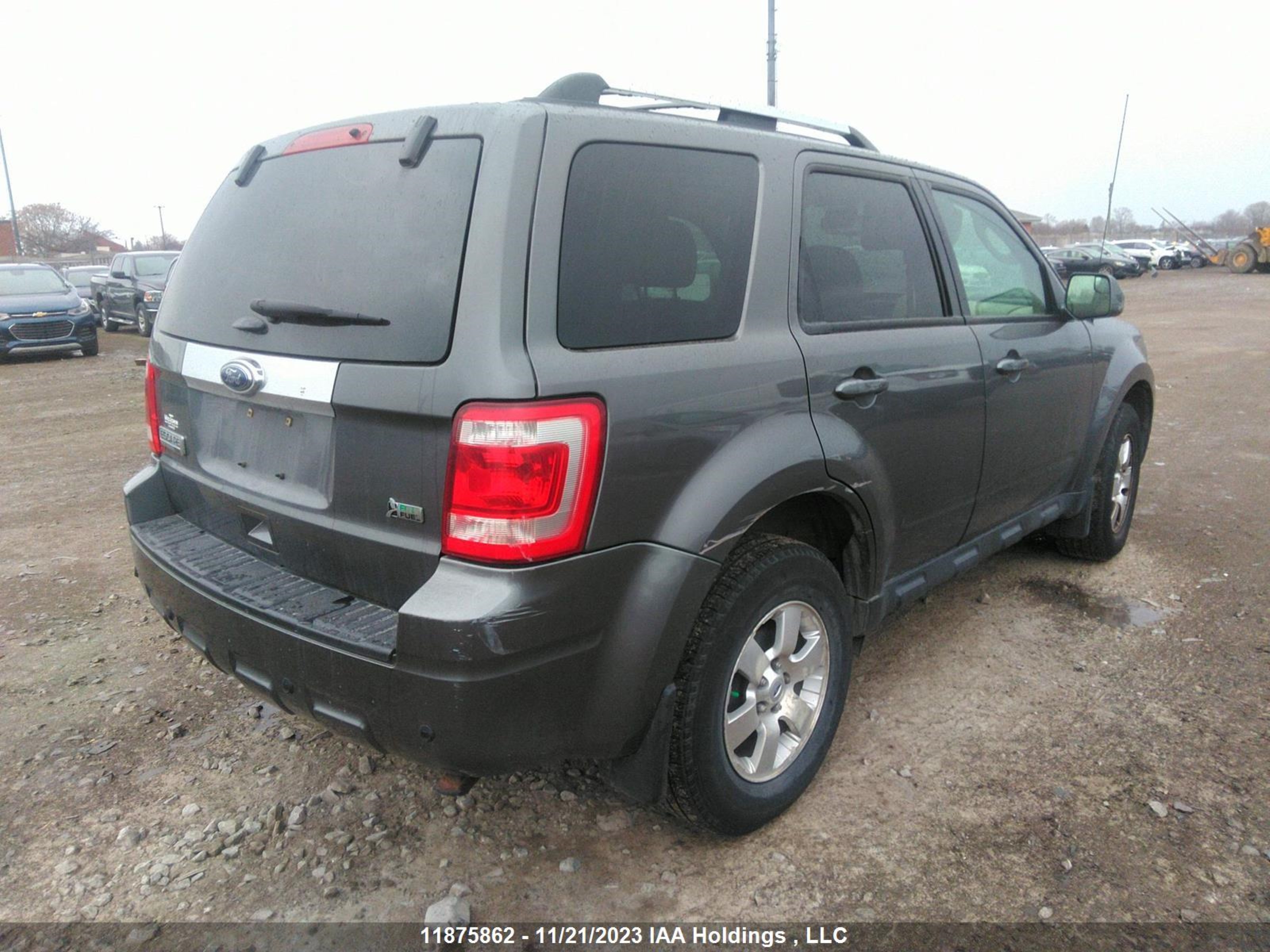 Photo 3 VIN: 1FMCU9EG0BKC68772 - FORD ESCAPE 