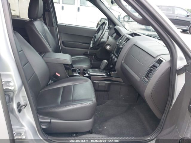 Photo 4 VIN: 1FMCU9EG1BKA26461 - FORD ESCAPE 