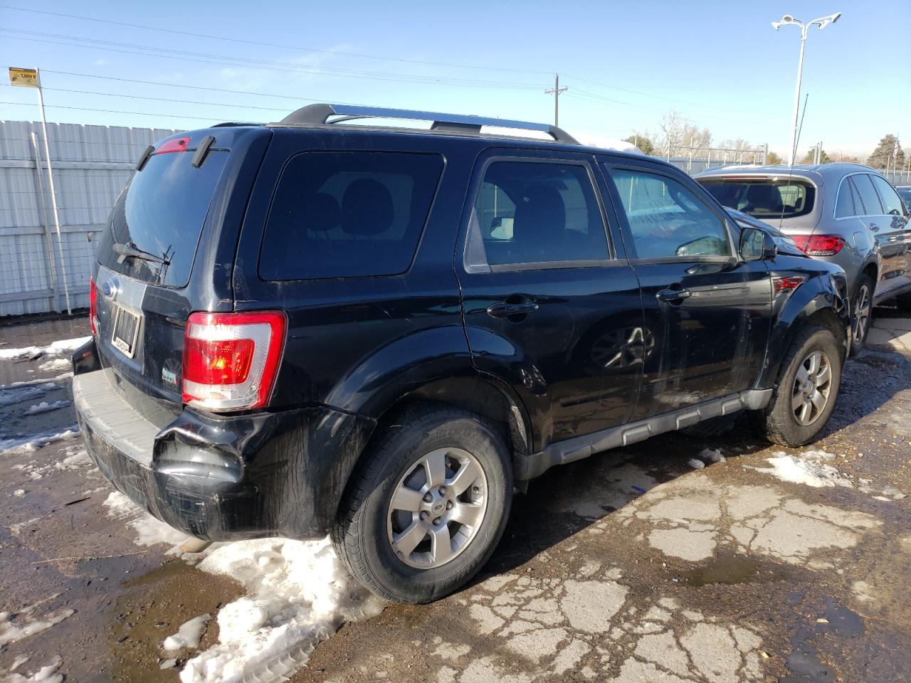 Photo 2 VIN: 1FMCU9EG2AKC17644 - FORD ESCAPE 