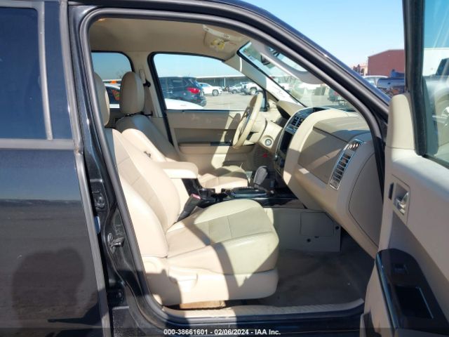 Photo 4 VIN: 1FMCU9EG3BKC43381 - FORD ESCAPE 