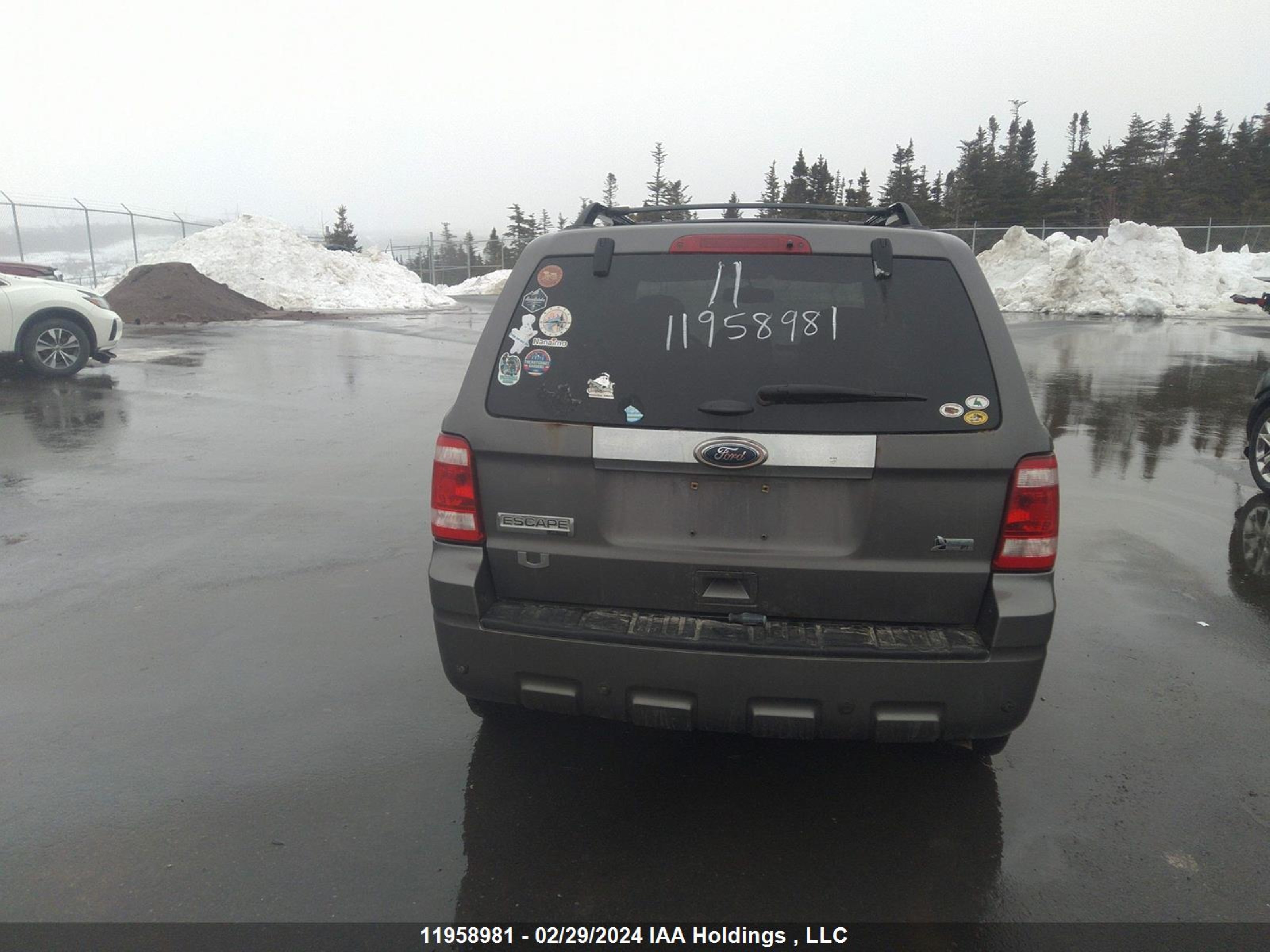 Photo 16 VIN: 1FMCU9EG4BKB49266 - FORD ESCAPE 