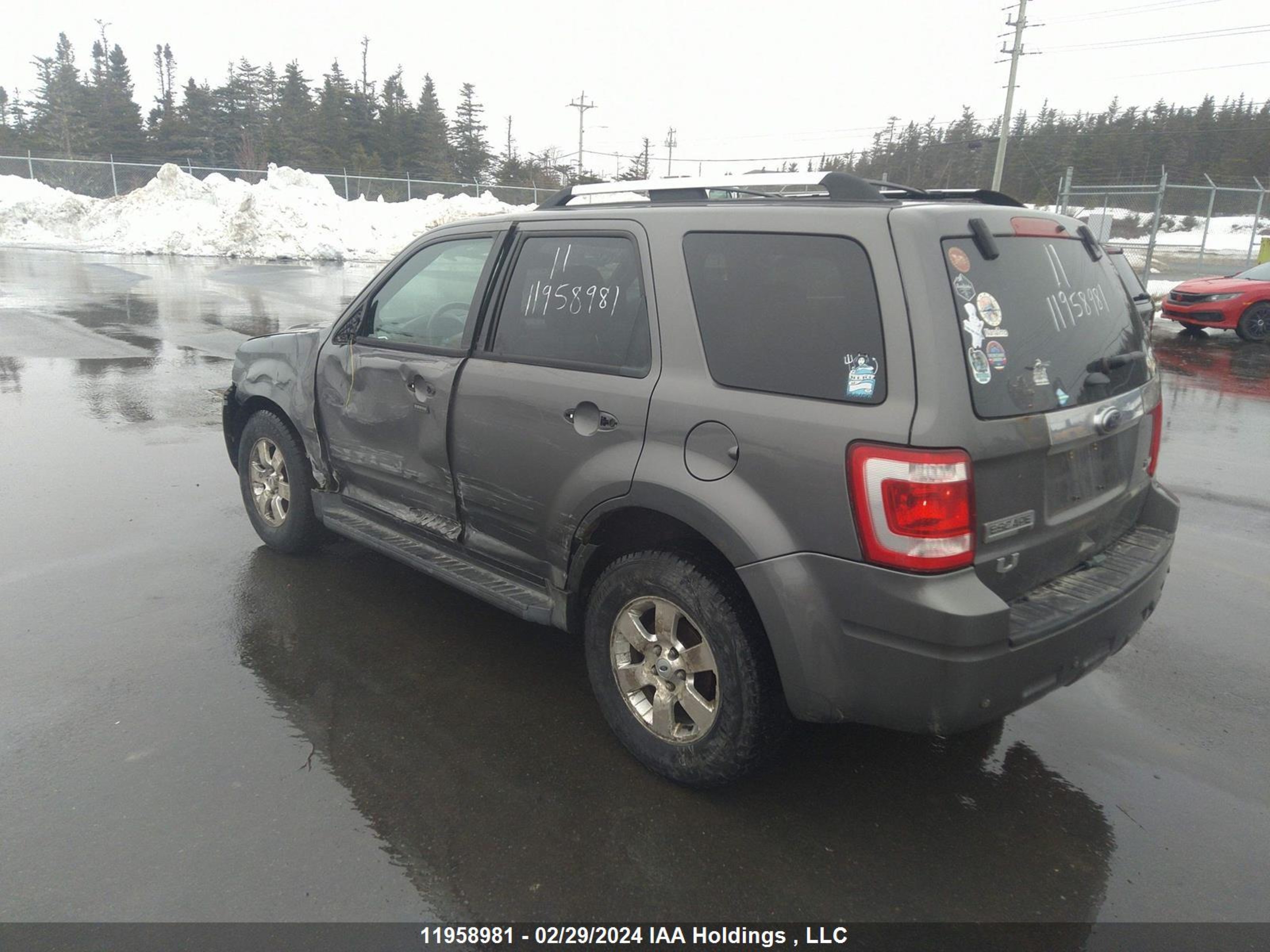 Photo 2 VIN: 1FMCU9EG4BKB49266 - FORD ESCAPE 